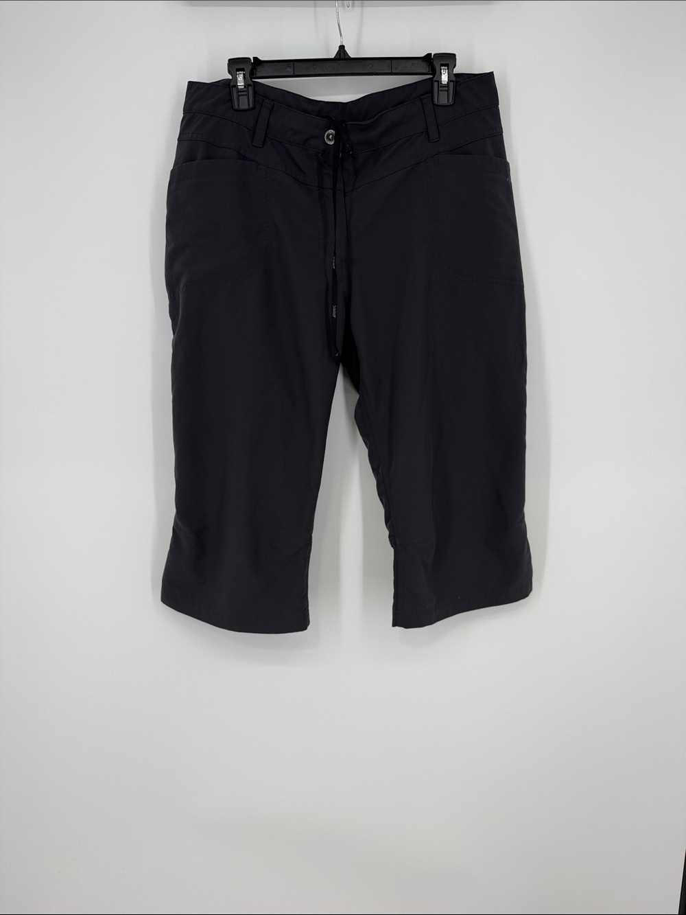 MEC Grey Capri Pants Size 16